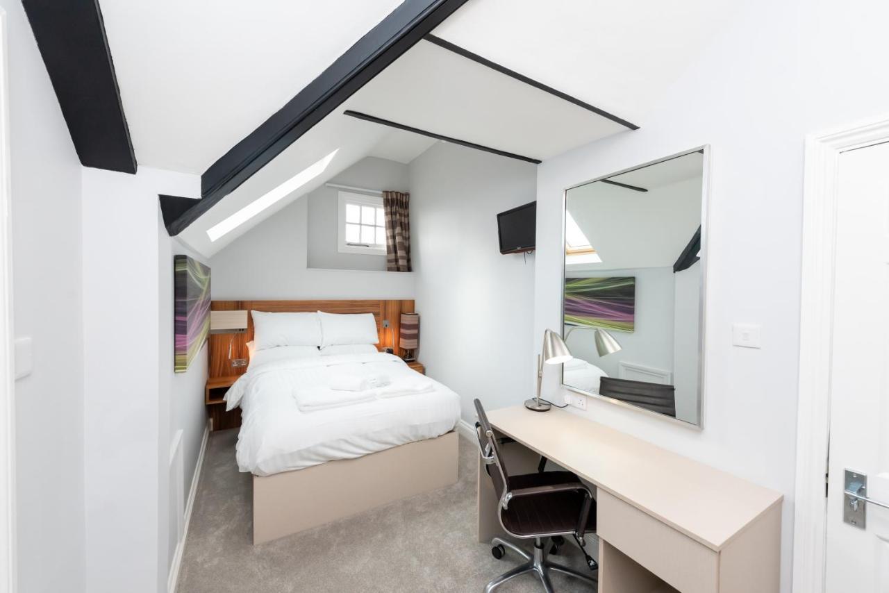 Uno Hotel Heathrow Windsor Slough Buitenkant foto