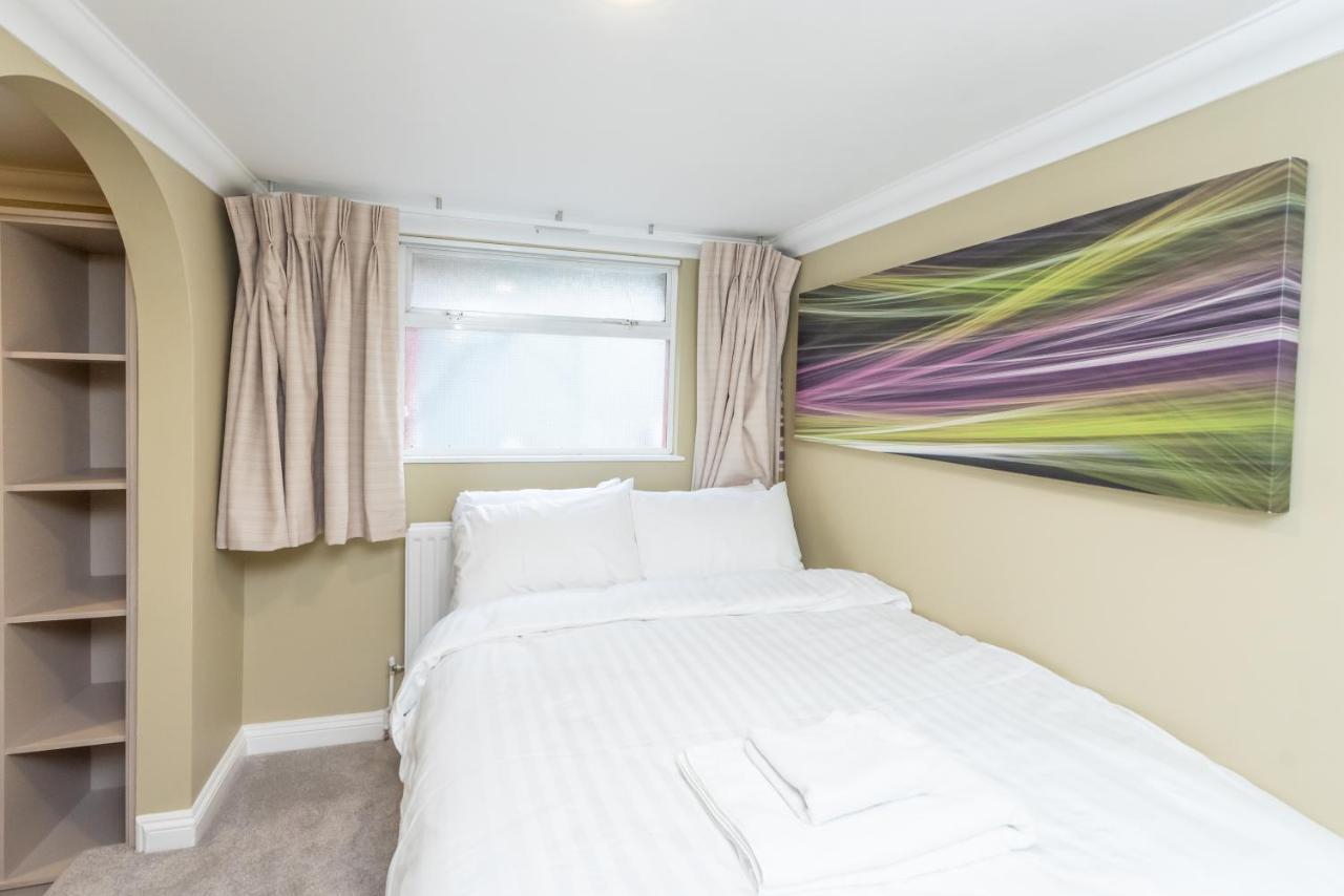Uno Hotel Heathrow Windsor Slough Buitenkant foto