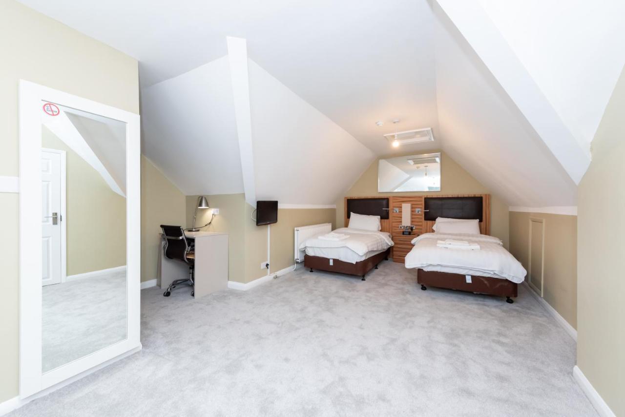Uno Hotel Heathrow Windsor Slough Buitenkant foto