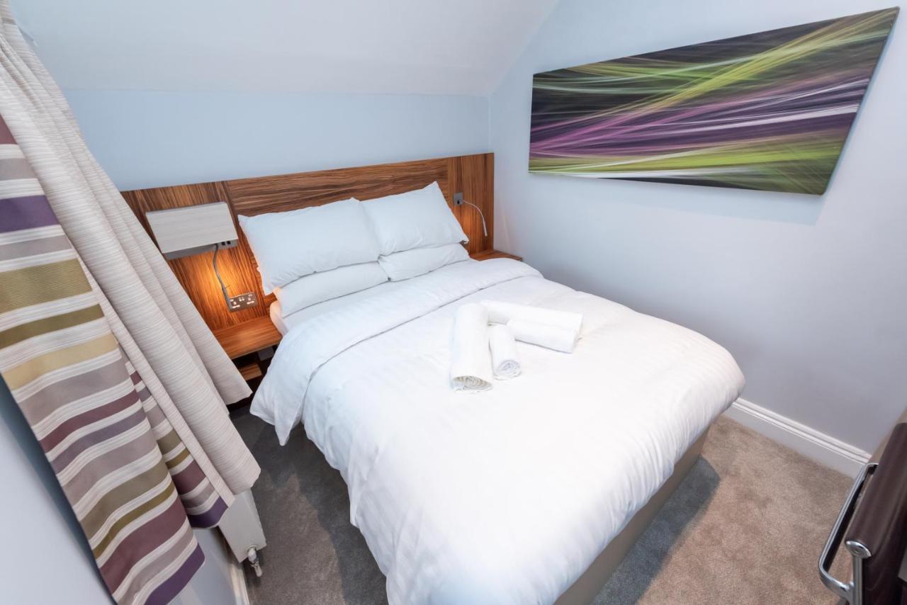 Uno Hotel Heathrow Windsor Slough Buitenkant foto