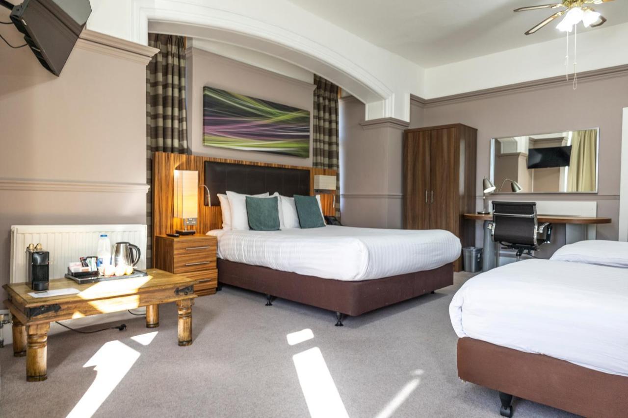 Uno Hotel Heathrow Windsor Slough Buitenkant foto