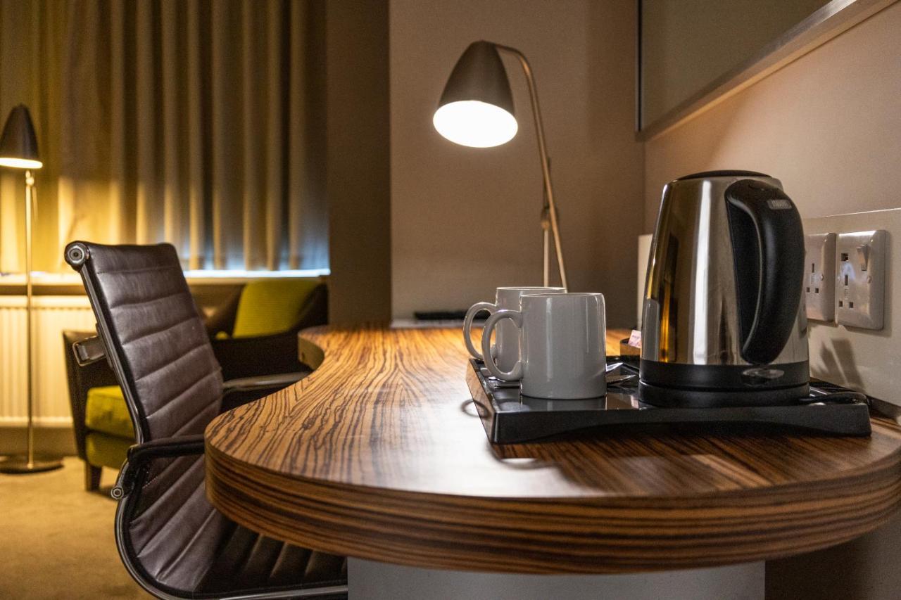 Uno Hotel Heathrow Windsor Slough Buitenkant foto